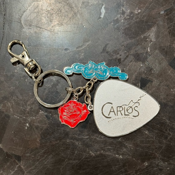 AUTOGRAPHED Carlos Santana drawstring Crossbody bag and collectible keychain - Picture 11 of 12